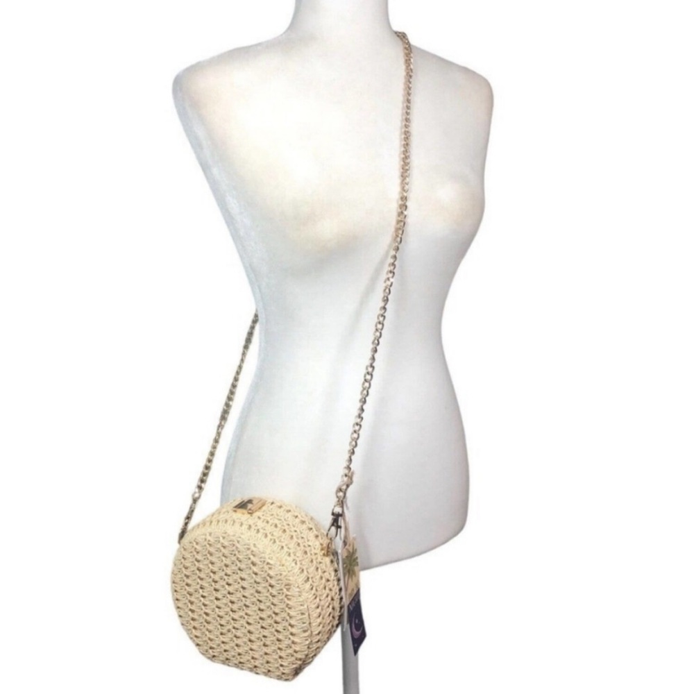 Haute Hippie Cream and Gold Woven round top lock Crossbody bag NWOTs - Picture 4 of 4